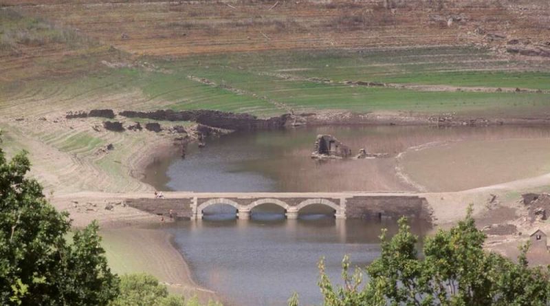 La falta de lluvias agrava la situación de las granjas lucenses y reduce las reservas de agua en pleno otoño
